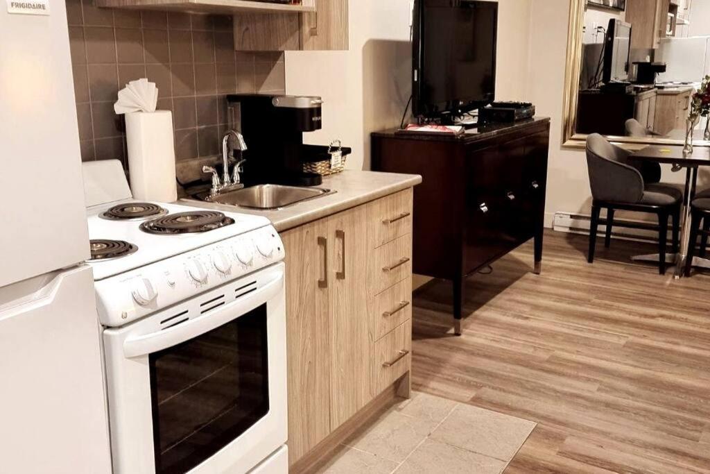 Cozy Spacious 1-Bdr Studio #8. Free Parking Gatineau Exterior photo